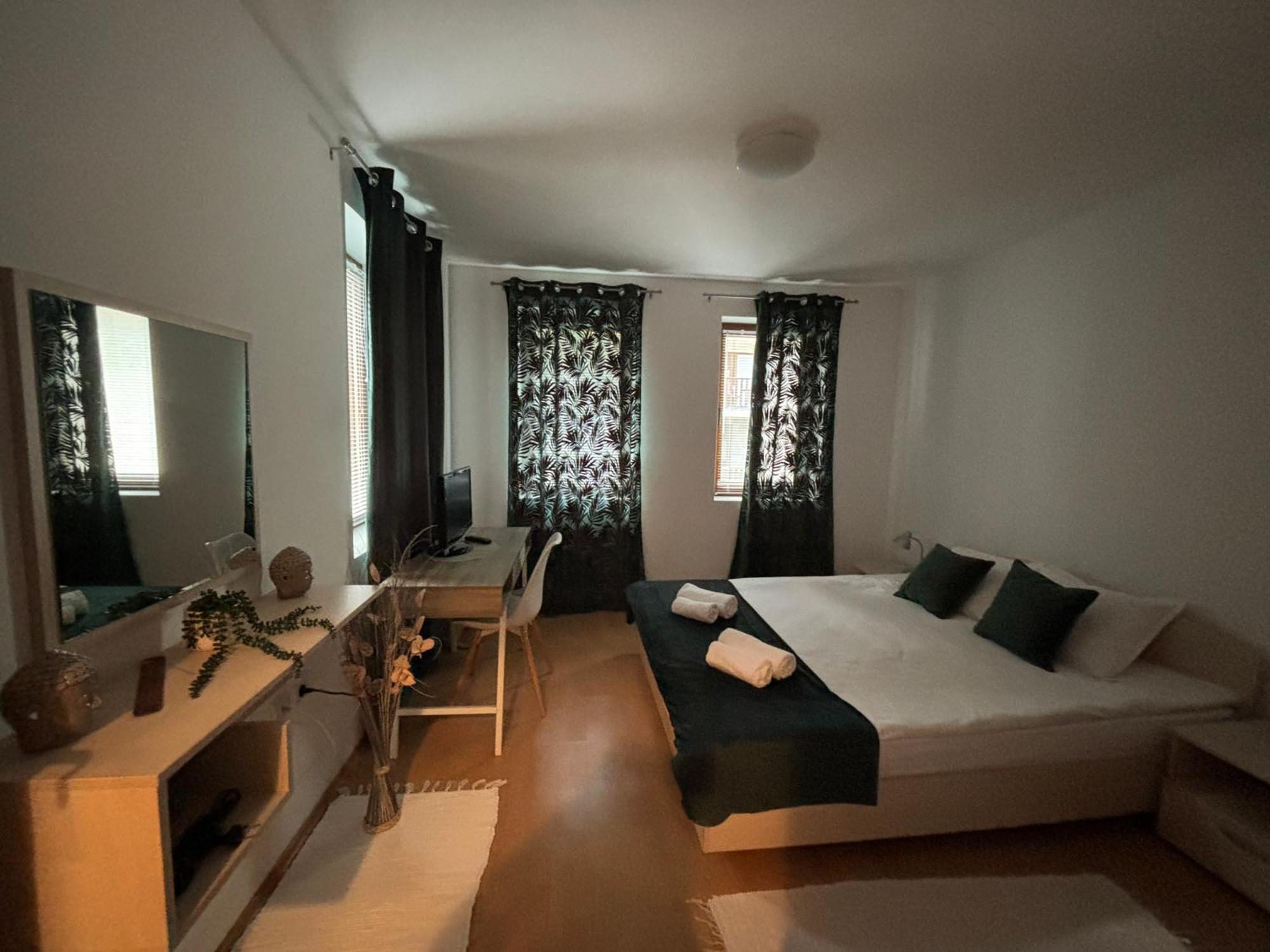 Forest Edge Apartment